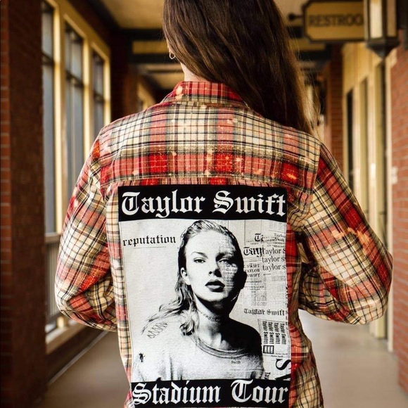 *Sold*Vintage Vibe Flannel Taylor Swift - Picture 3 of 4